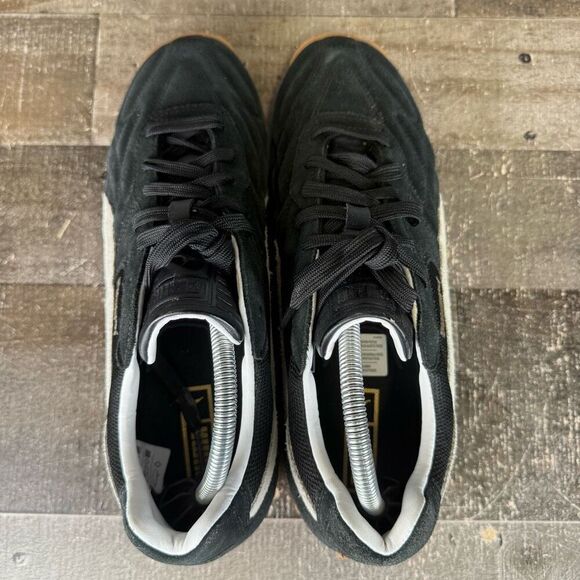Puma Mens Size 9.5 Avanti Street Snealers Black White Football Inspired Design